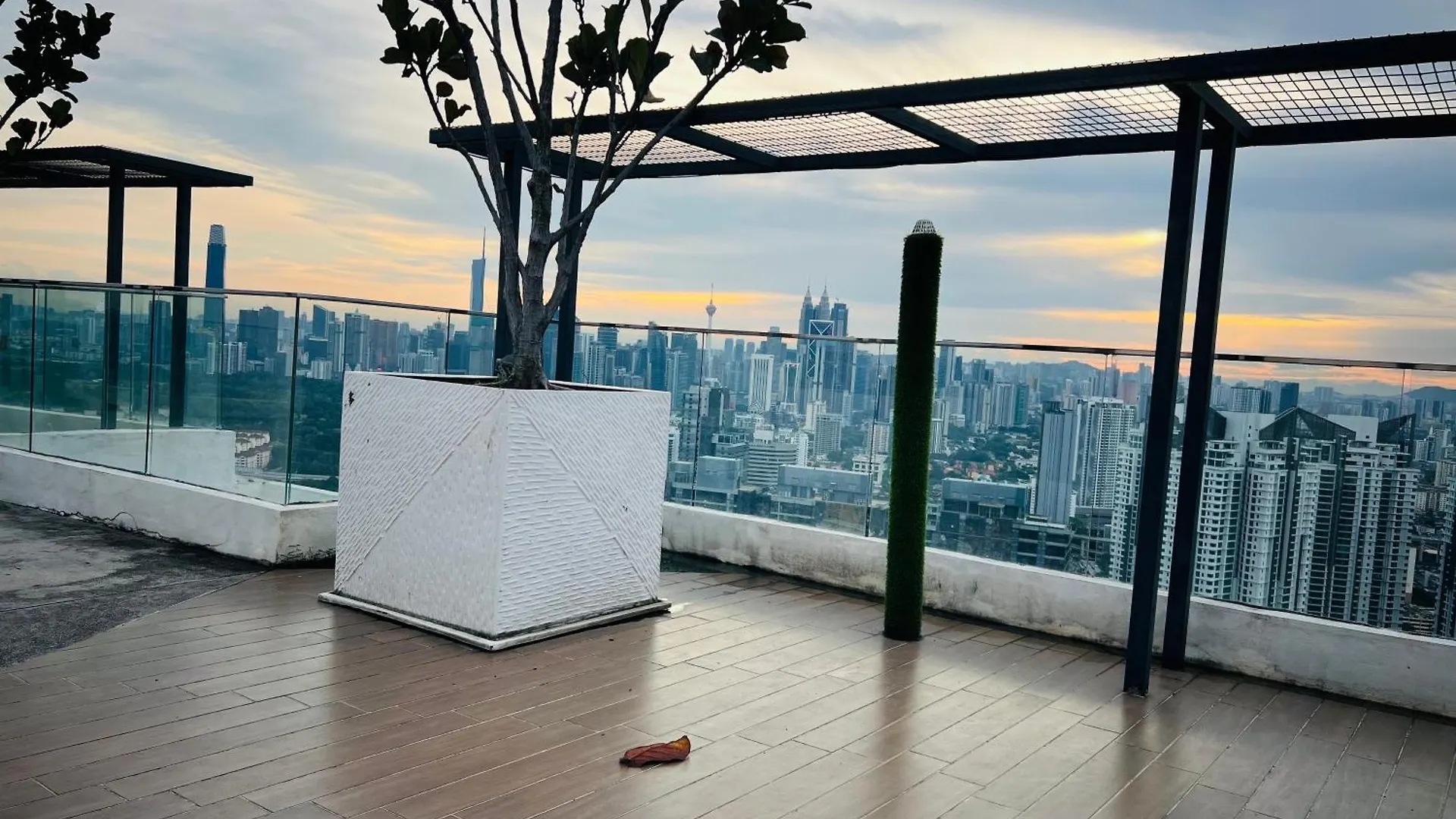 Reizz Residence By Elysium Kuala Lumpur 0*,